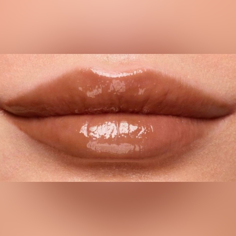 Stila Plumping Lip Glaze in Brown Glaze - New in Box
